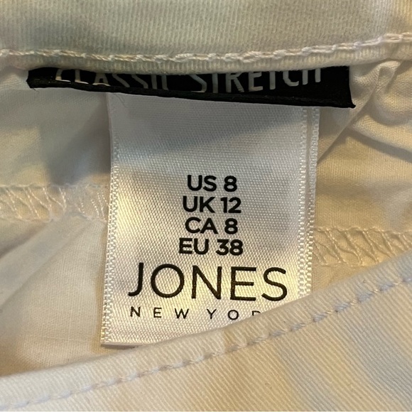 Jones New York Shorts Womens 8 White Denim Bleecker Cruise Secret Slimming NEW - Picture 3 of 12